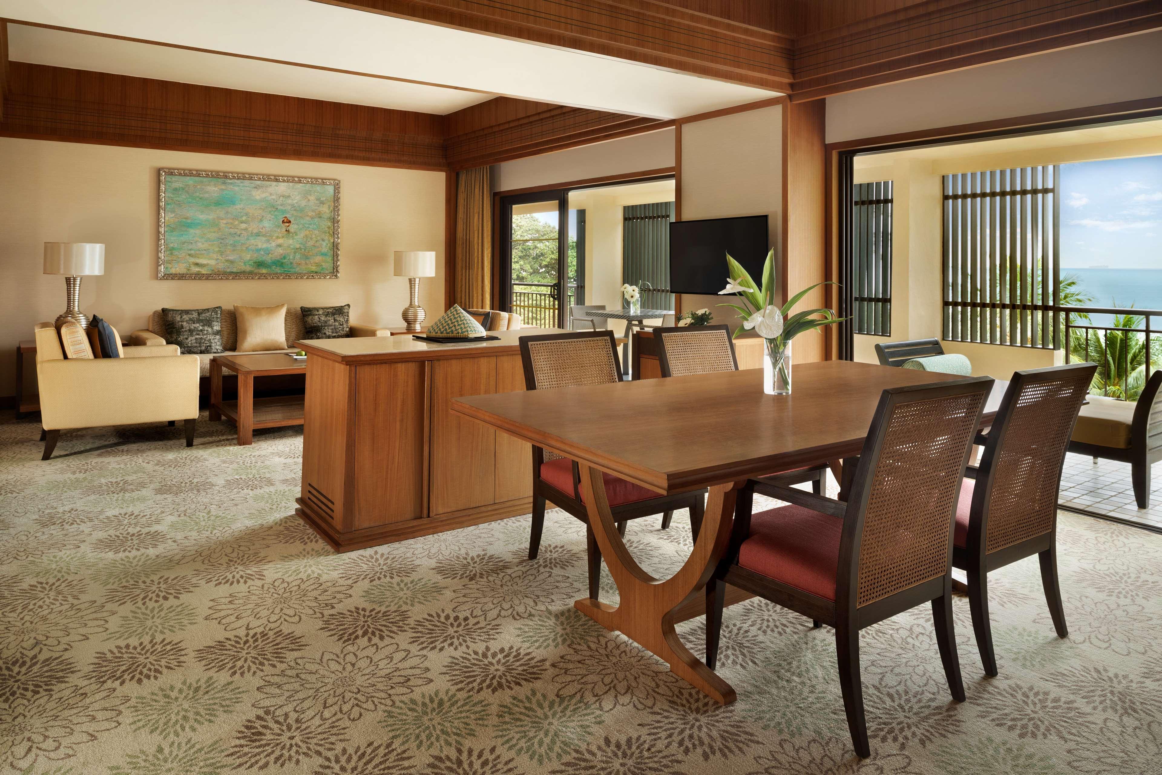 Shangri-La Rasa Sayang, Penang Batu Ferringhi Exterior foto A suite at the Four Seasons Resort Maui