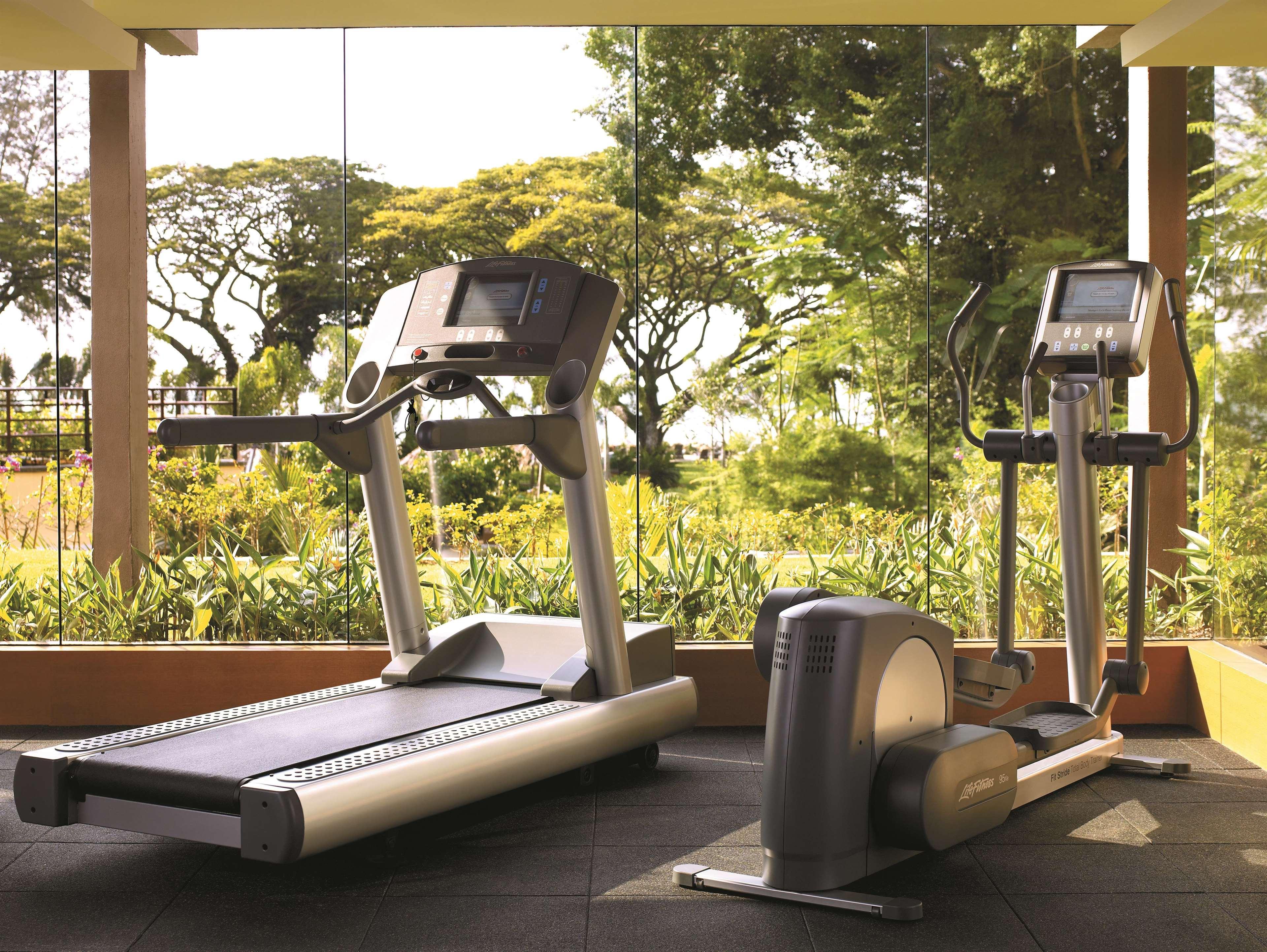 Shangri-La Rasa Sayang, Penang Batu Ferringhi Exterior foto A treadmill